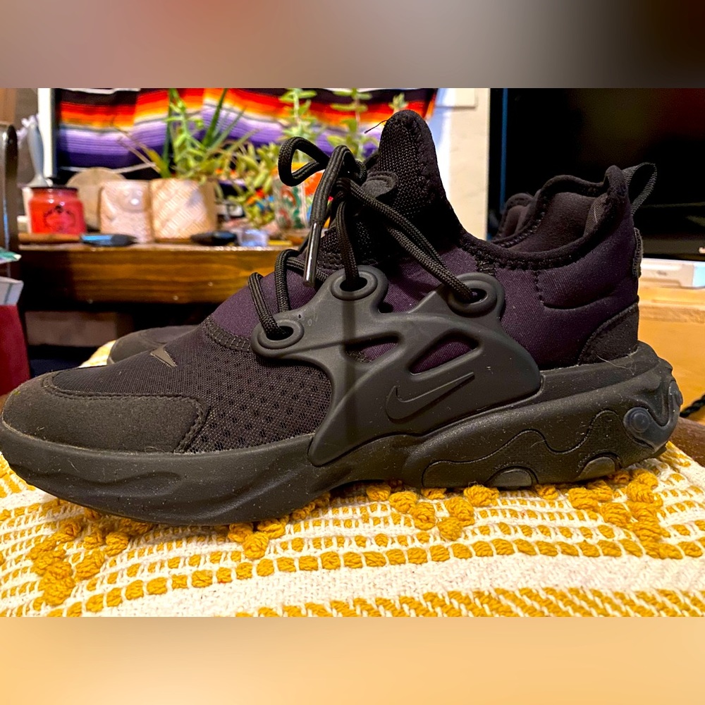Youth Sz 7, Nike Presto GS Triple Black